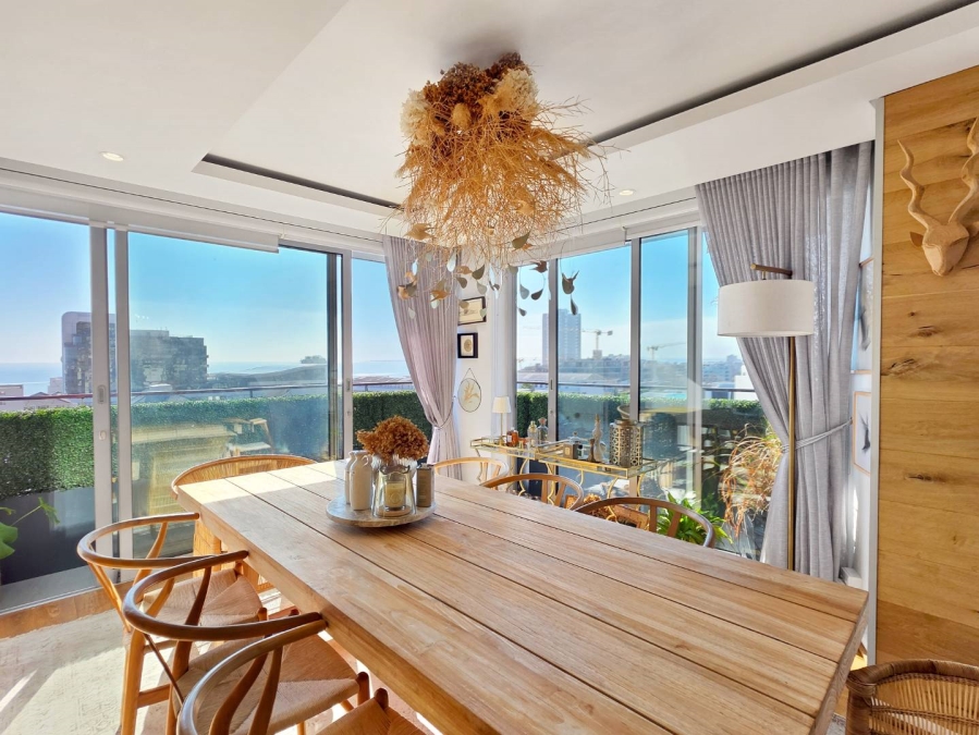 3 Bedroom Property for Sale in Sea Point Western Cape